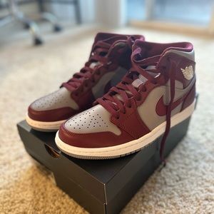 Mens Air Jordan 1 mid